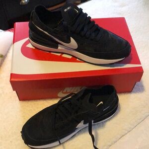 NIB Nike Waffle One Sneakers